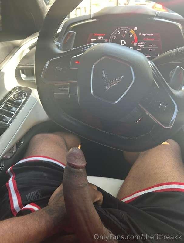 Who wants to cum give me head in my new whip? 🥵🍆