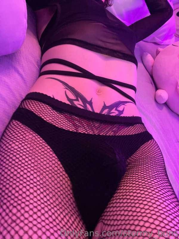 Random Saturday tummy pic 👾