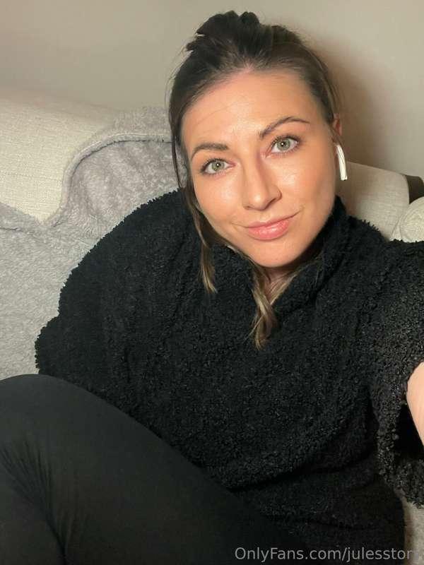 Leistest du mir ein bisschen Gesellschaft?😏🤗

Would you keep..