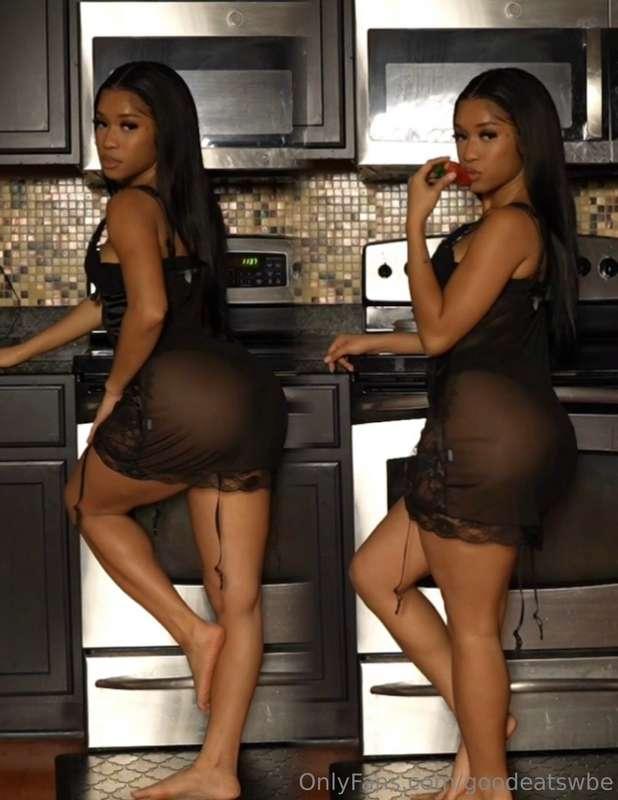 Late Night Snack🍓 Teaser Video posted on VIP OF👩🏽‍🍳