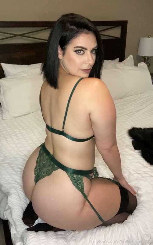 kellymonroeofficial main image