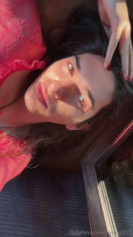 just a femboy on onlyfans that your addicted too hehehe , lo..