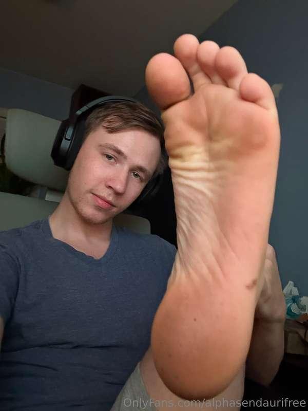 There are more pics like this(and more) for free with subscr..