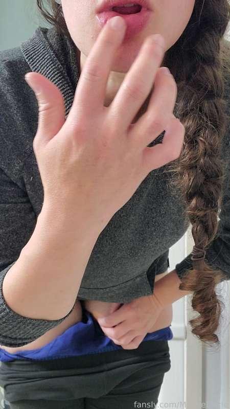 Right now I can only taste myself off my lips...what else would you want on them  😈 
#cum #taste #wetpussy #grool #dirtypussy #mom #milf #mistress #temptress #tease #plumplips #fulllips #sexylips #lips #kissme #pantiesdown