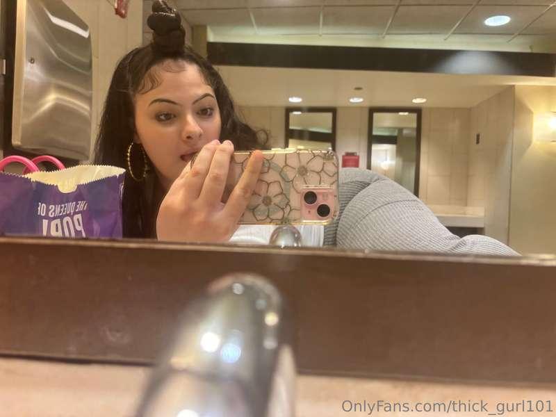 thick_gurl101 image #21