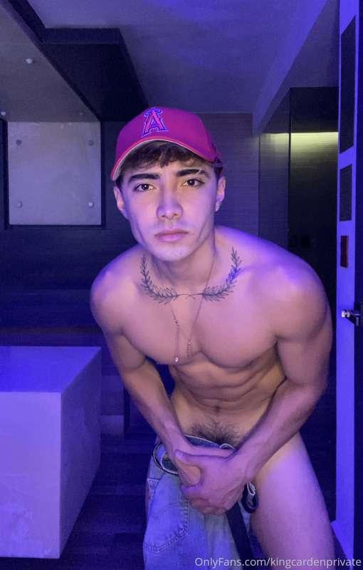 who wants to see the vid