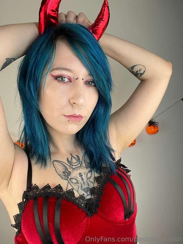 I wanna be a reason you slightly tilt your phone away from o..