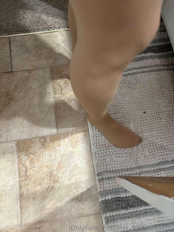mrs_footjobqueen image #13
