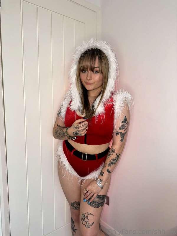 What’s one Christmas present you’d love this year 👀❤️
