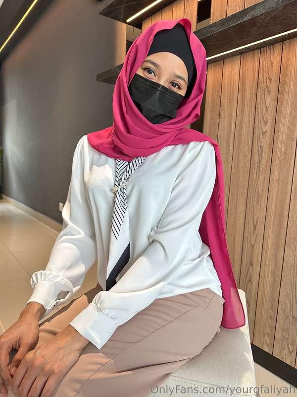 is it the top, or me, that you like more? 😉