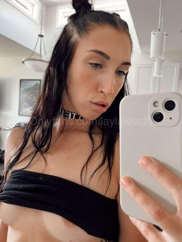 watch how easy it is for me to make that cock stand 😏