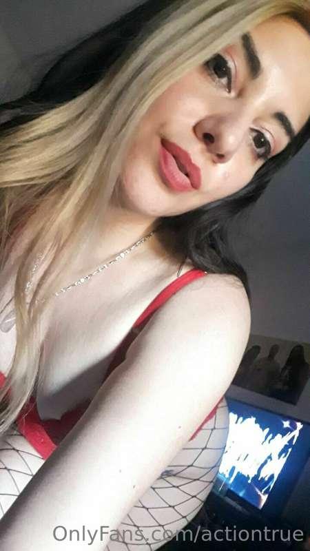 Hi baby! I'm @jazminluna6 and I want us to have a good time ..