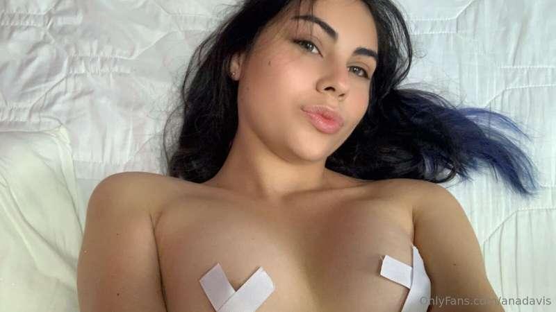 hey cariño, quieres que me quite todo?, ven al dm ahora!! ❣️..