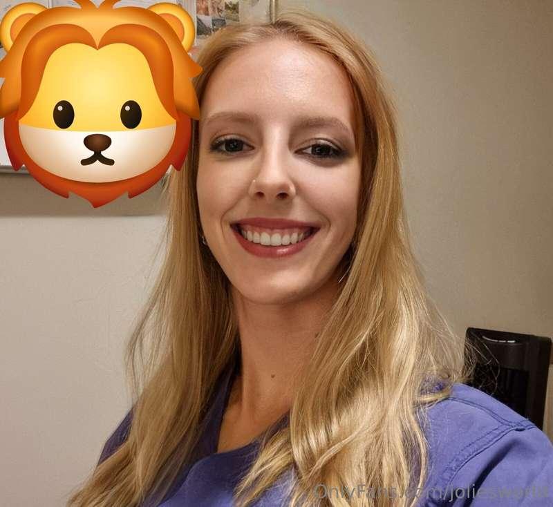 Greetings from my Work 🙋🏼‍♀️❤️😘 Happy Tuesday My Onlyfans ❤️..