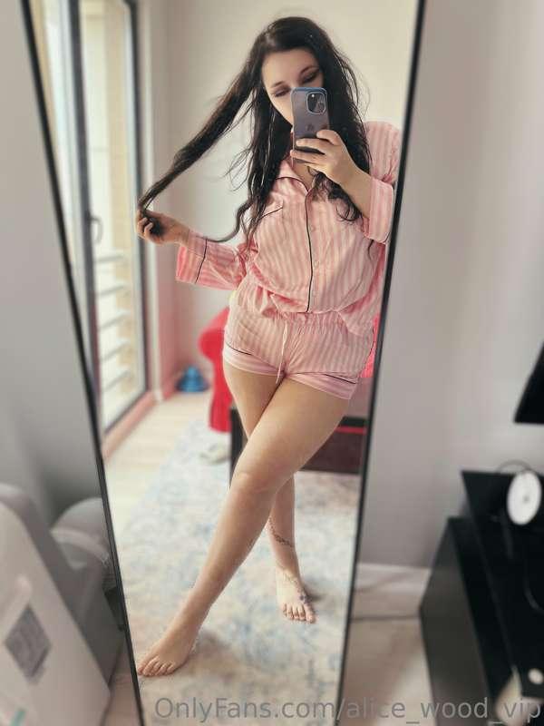 **Did you know that I have huge collection of pajamas?💗🖤💗**