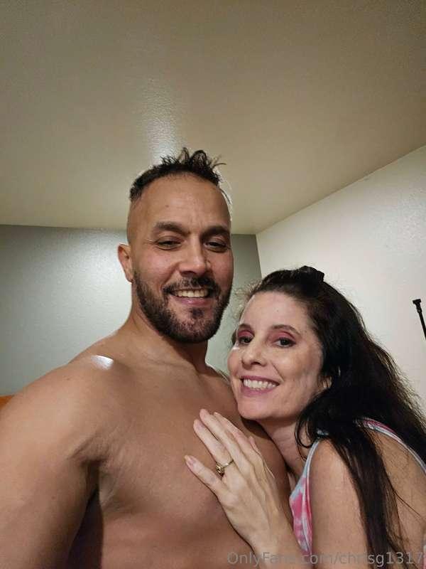 Had an amazing NYE and day celebration wit this sexy hot mil..