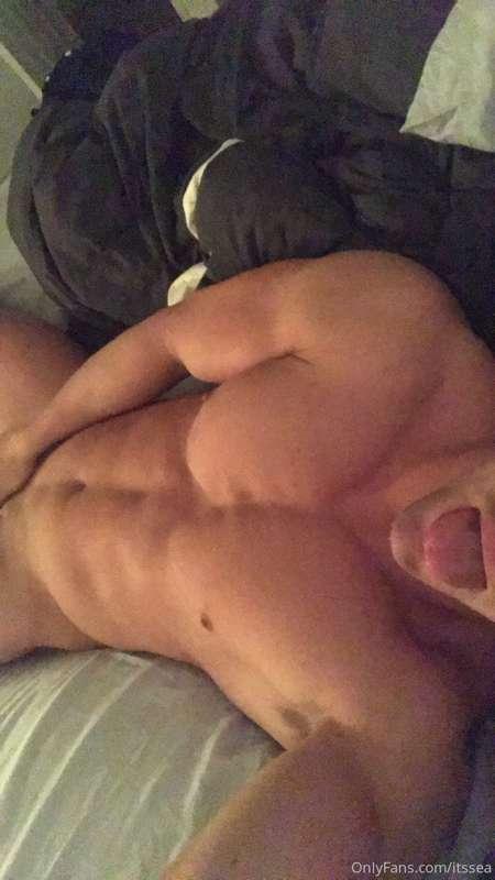 subscribe to my friend @tracedaddy he's SEXY and he has a PR..