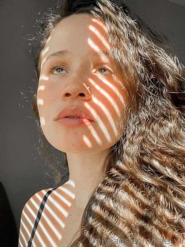 contemplating my earthly existence ✨ aka "but can AI feel th..