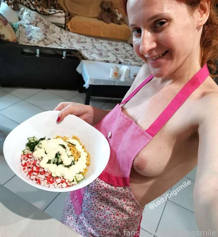 Cooking with just an apron and panties on. Who needs the panties! )) Who needs the apron! ))))

#fyp #naked #cooking #boobs #pussy #ass #legs #redhead