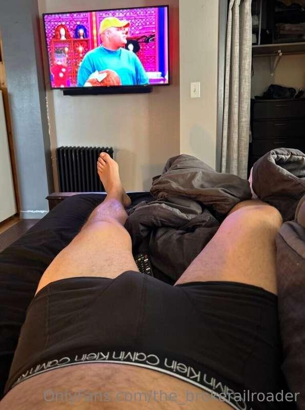 Lazy day at home 😈