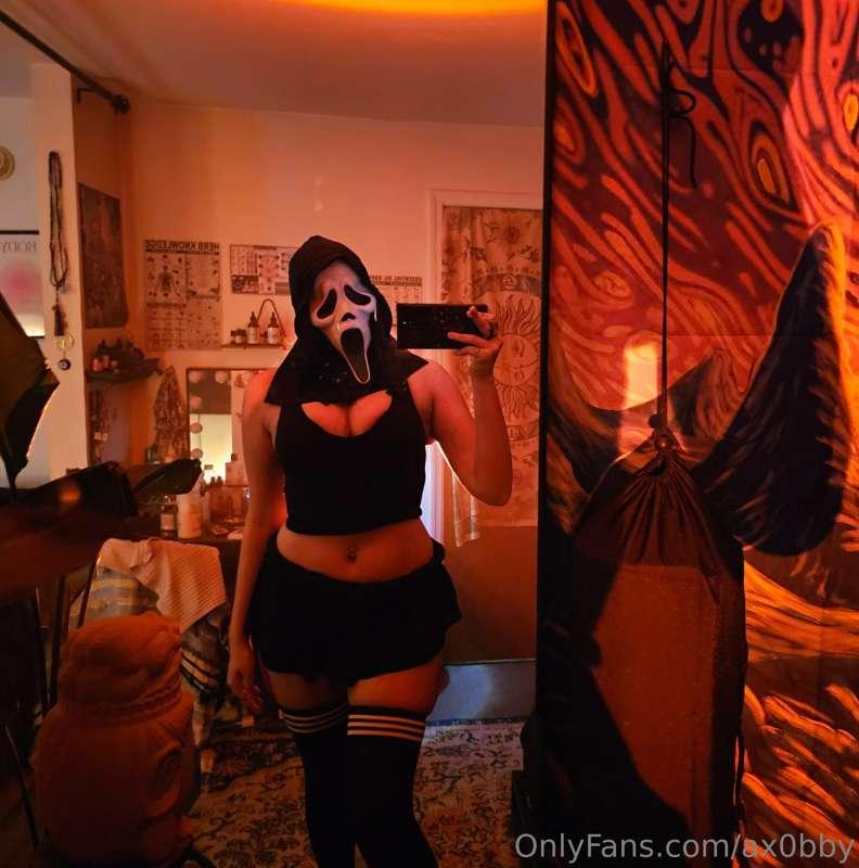 Let's go trick or treating.. except we stay home and my puss..
