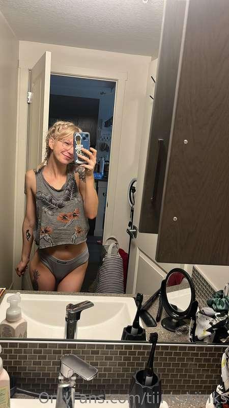 We love a lazy day 🤍🖤