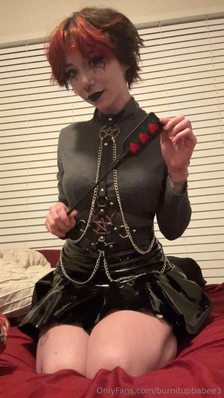 who’s gonna be a good little sub and buy my drinks tonight?