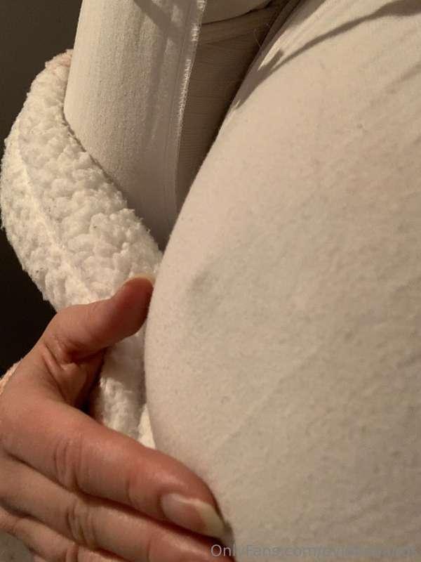 Yes a bare belly is very erotic but there is something about..