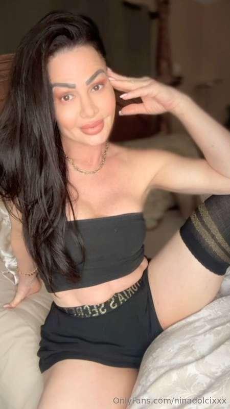 Happy Sunday 🖤 Spend the day with me 🥰