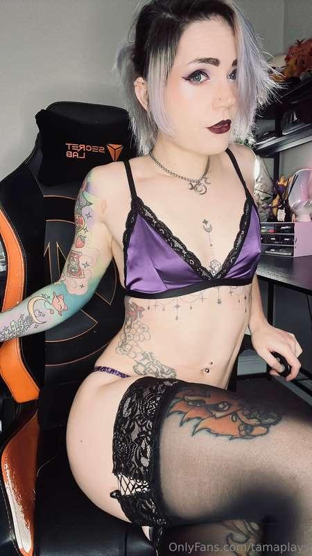 I really want to get my hair redone 👀 anyone want to help me..