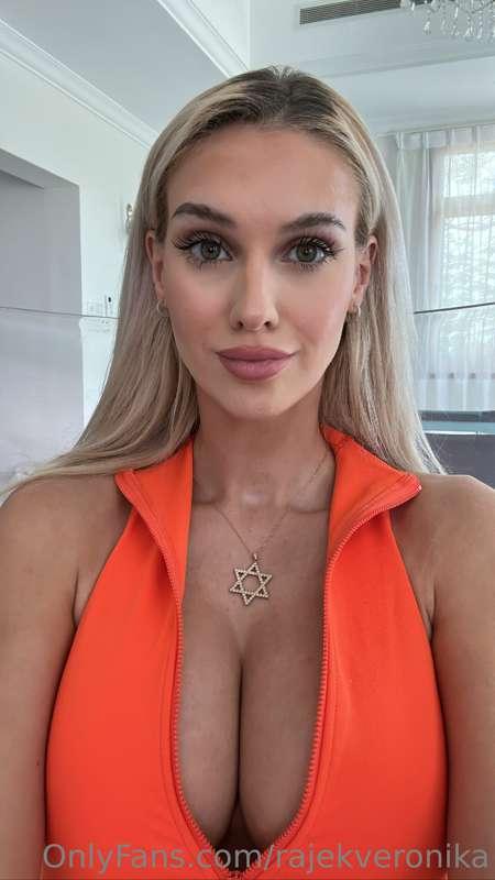 Orange outfit yes or no?