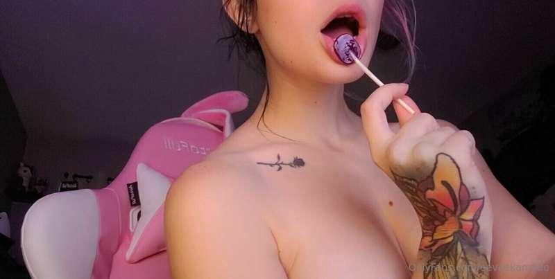 gamer girl teaser 🍭😌