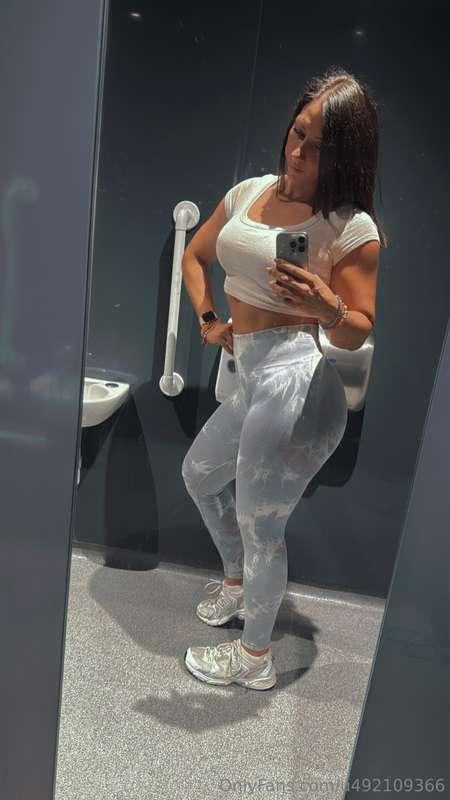 Hi I’m Sam hit me up 👅 