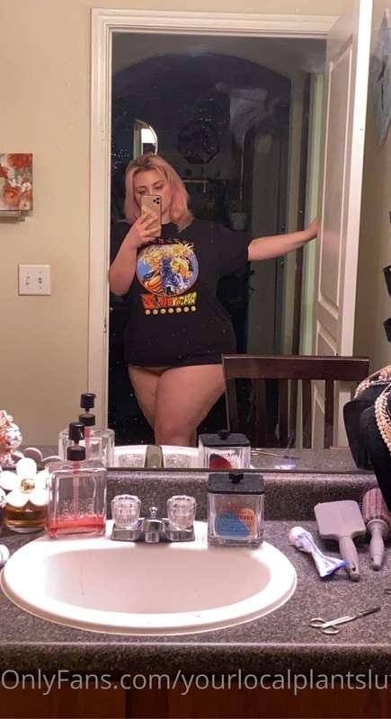 yourlocalplantslut image #0
