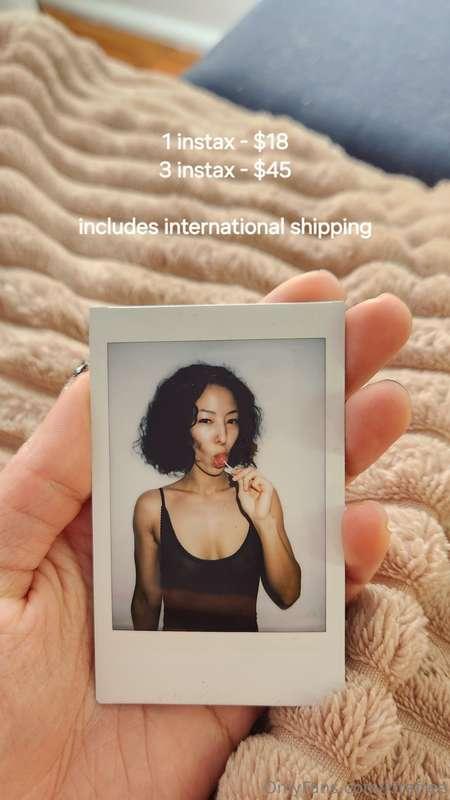 Choose pose, outfit, etc.