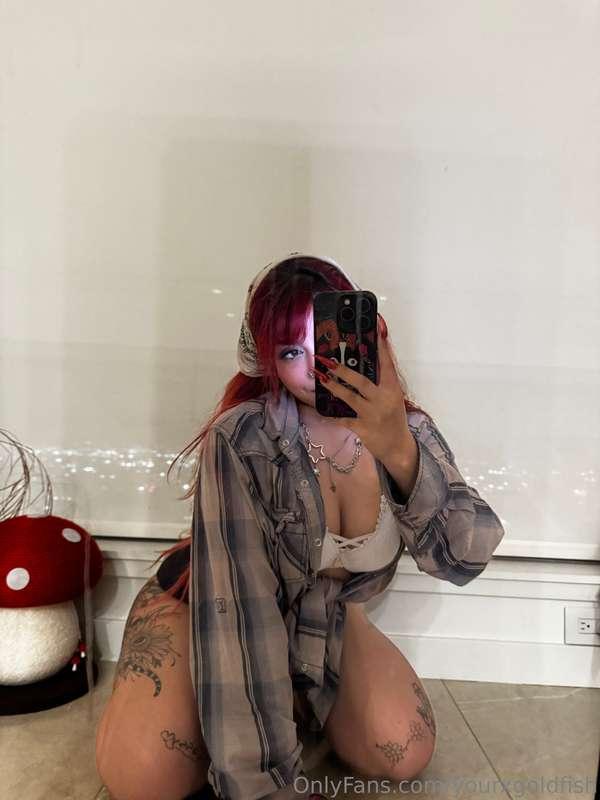 what's the first word you think of when you see me? 👀