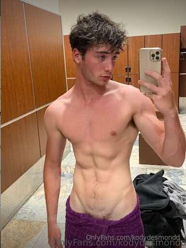 Wanna cum for daddy? Hmu 😏