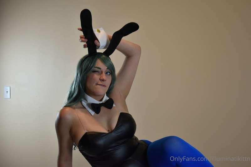 How busty do you like your bunnies? XP