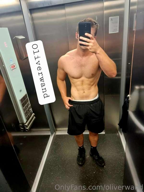 Gotta love a huge chest and shoulder pump