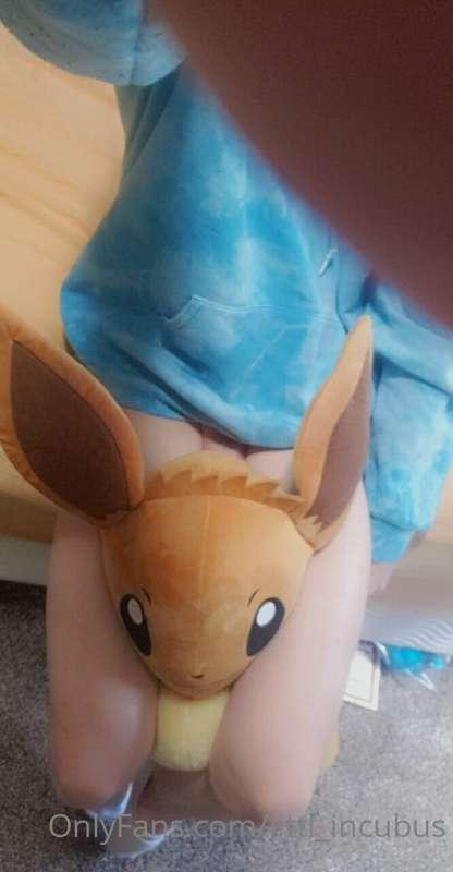 Some suggestive thigh and bulgeposting ;3