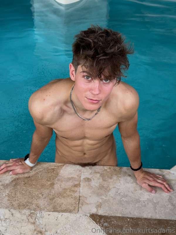 nude pools are my favourite 🙈