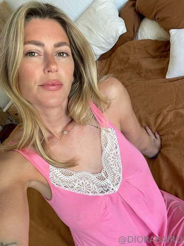 Sundays are meant for staying in bed, care to join me?💖💖💖