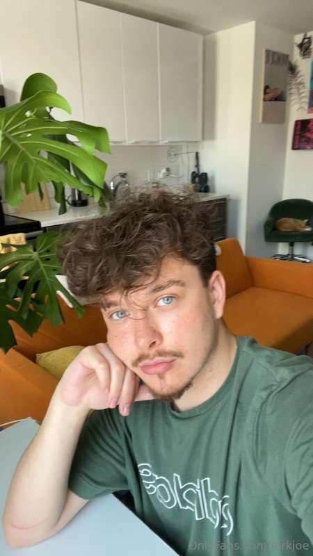 hey guys! I’m filming a topping video for the first time in ..