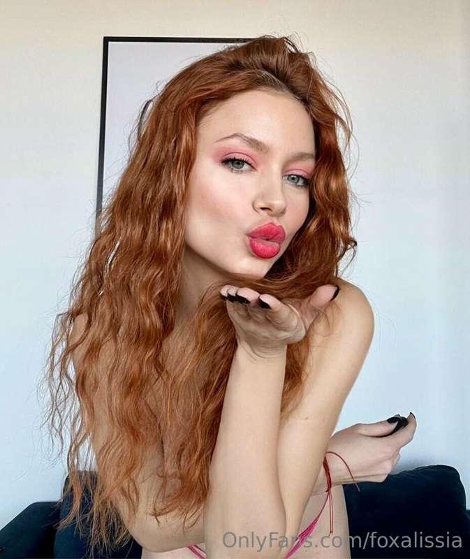 This is my kiss for you, for the good mood of the day 💋