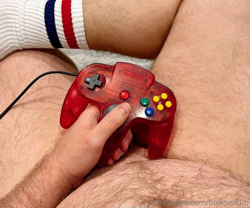 Dad’s playing Diddy Kong Racing.. Are you cuddling up and wa..