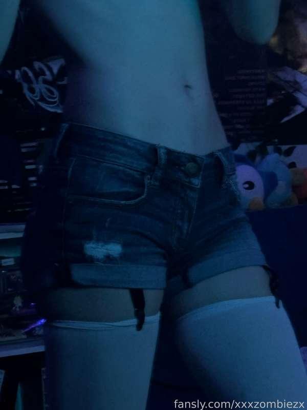 xxxzombiezx image #3