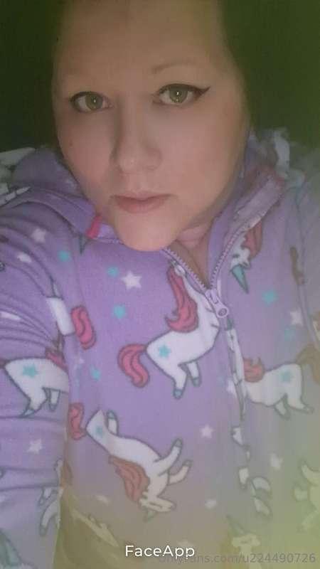 Chilling in my onesie, wanna join? X