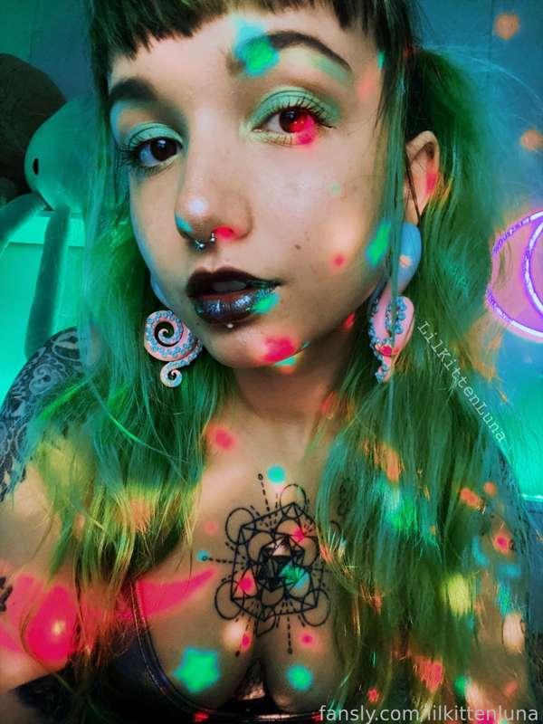 itslunalore image #0