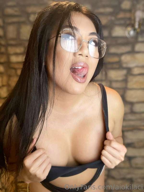 # Cum w/ me or Cum on me?💦💦