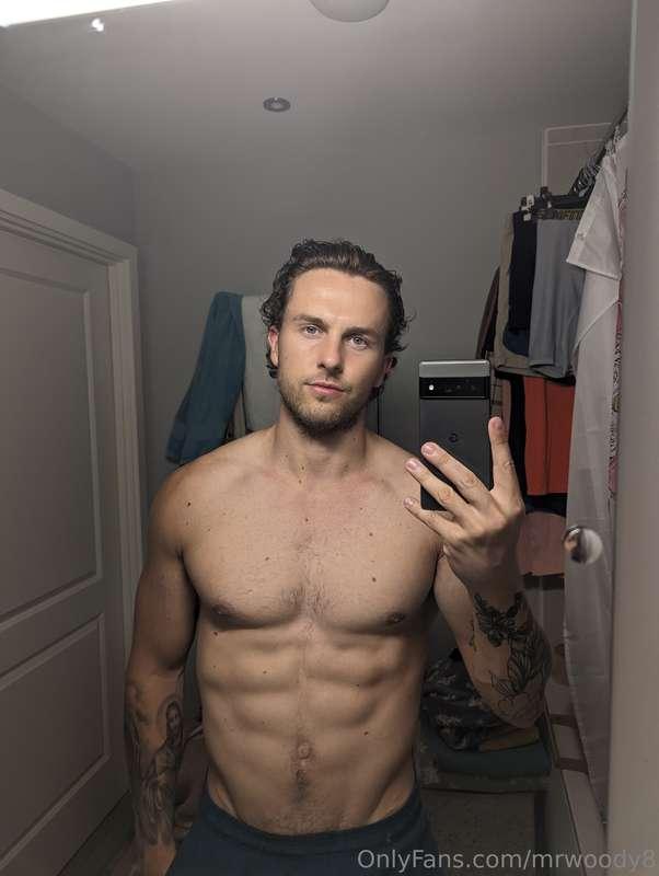 Shower tiiiime 😈💦 🚿